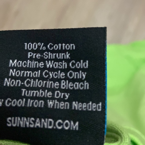 Laurel Burch T-shirt! New without tags! - Picture 6 of 6